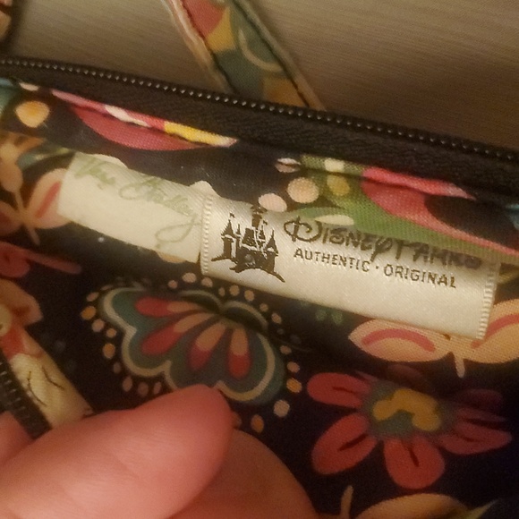 VERA Bradley Disney Mickey Mouse Crossbody Bag - Picture 5 of 8